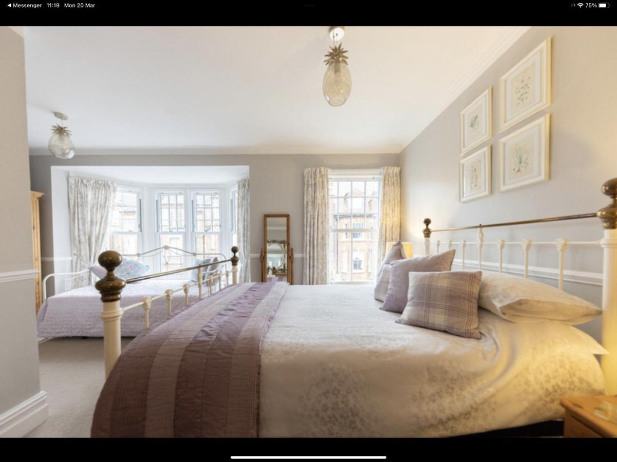 Albury House Bed & Breakfast Cromer Bagian luar foto