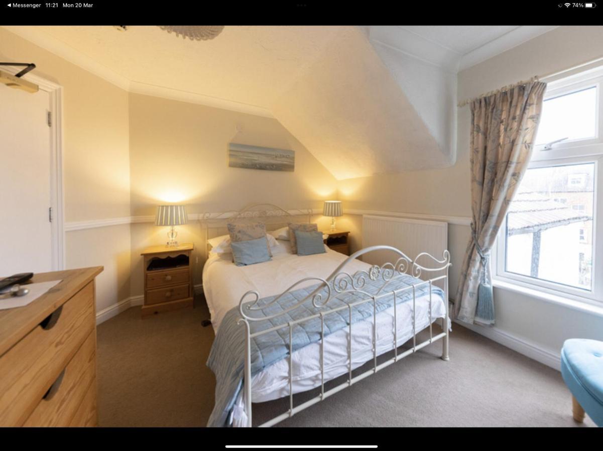 Albury House Bed & Breakfast Cromer Bagian luar foto